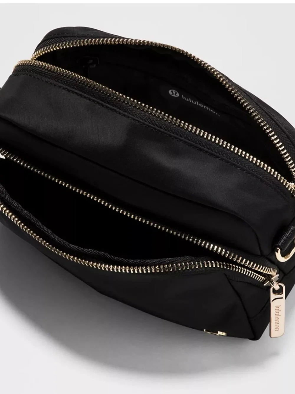 Lululemon Everywhere Crossbody Bag 2L Metal Hardware in Black/Gold